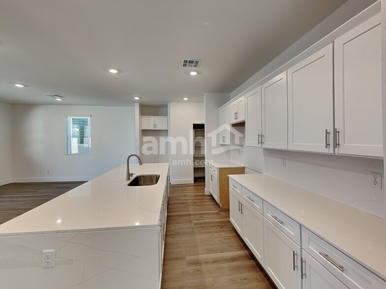 Building Photo - 5854 Fly Fisher St