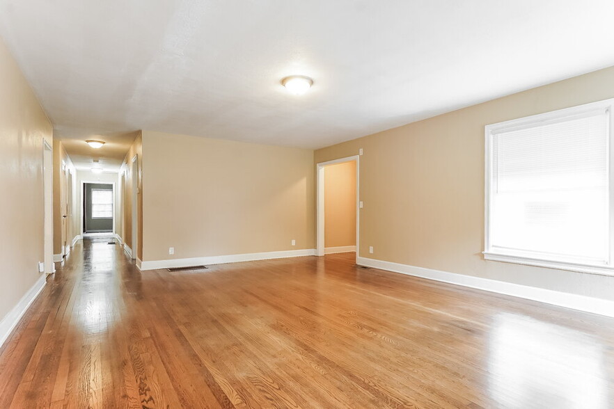 Building Photo - 1401 Cherry Ave