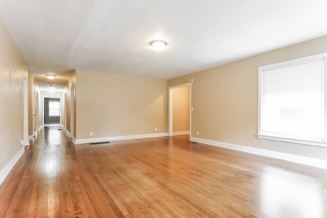 Building Photo - 1401 Cherry Ave