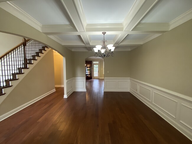 Formal Dining Room - 106 Great Pine Ln