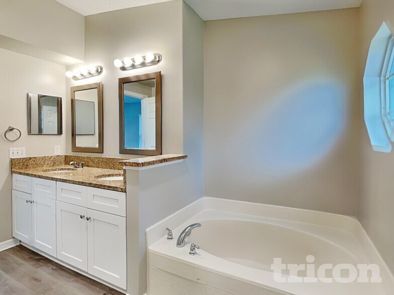 Building Photo - 649 Doe Cove Pl