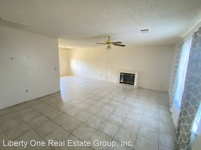 Building Photo - 3 br, 2.5 bath House - 1835 5th Pl