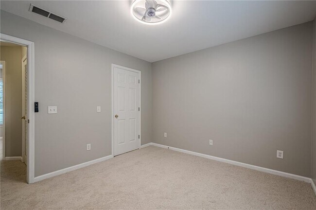 Building Photo - 720 Gardenside Cir SE