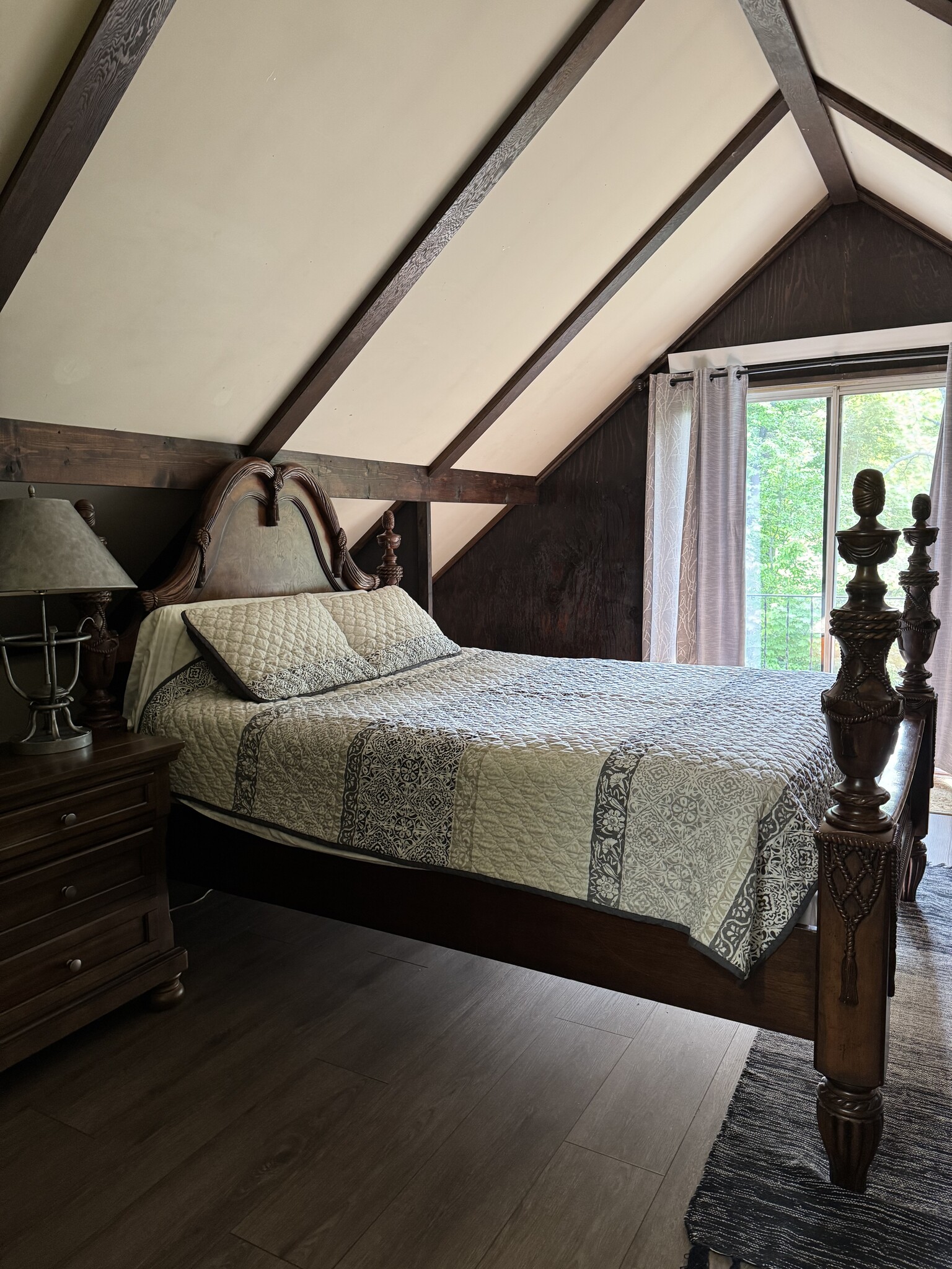 Building Photo - 579 Martha Ave