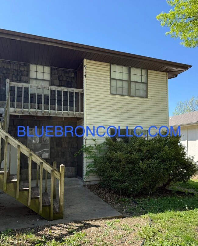 Building Photo - Updated 2-Bedroom Apartment in Raytown