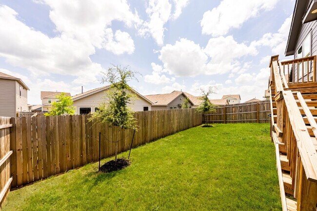 Building Photo - Up to 1 Month of FREE RENT!!!
