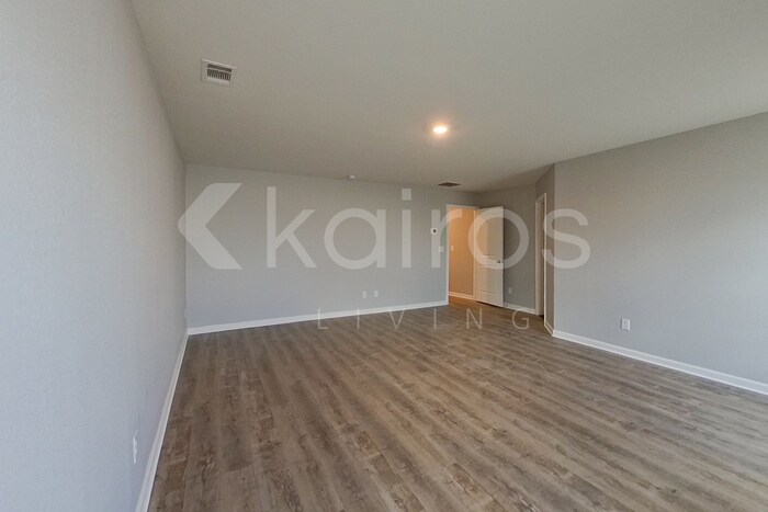 Building Photo - 3440 Bridgewood Dr