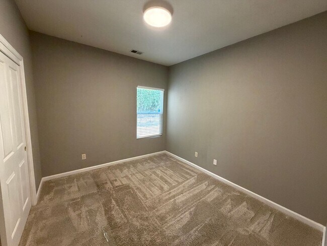 Building Photo - Beautiful Home in Cresleigh Ranch Village