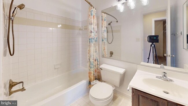 Building Photo - 5612 Gresham Ln