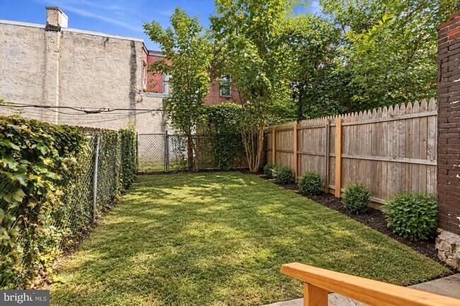 Building Photo - 66 Manheim St