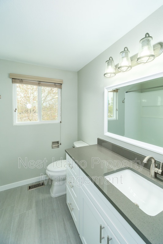 Building Photo - 207 N Liberty St