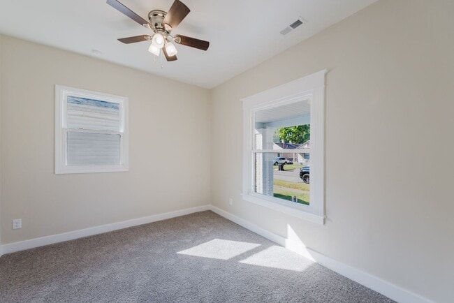 Building Photo - Beautiful Renovated 3 Bedroom and 2 Bathroom Home