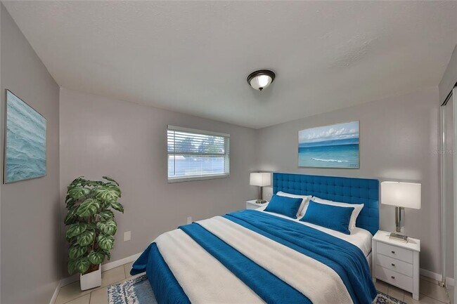 Building Photo - 6025 Florida Cir S