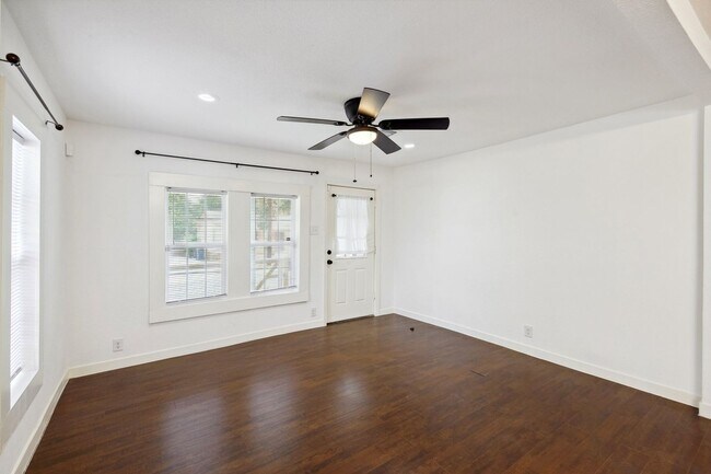 Building Photo - 3 Bedroom Single Family Home in San Antonio