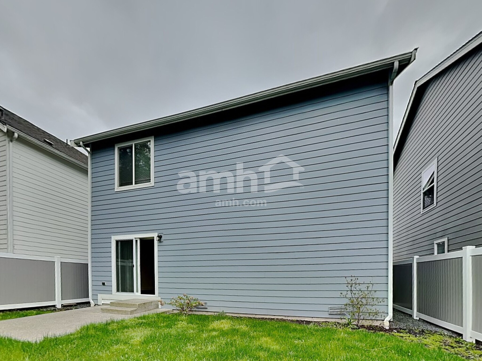 Building Photo - 13911 106th Ave E