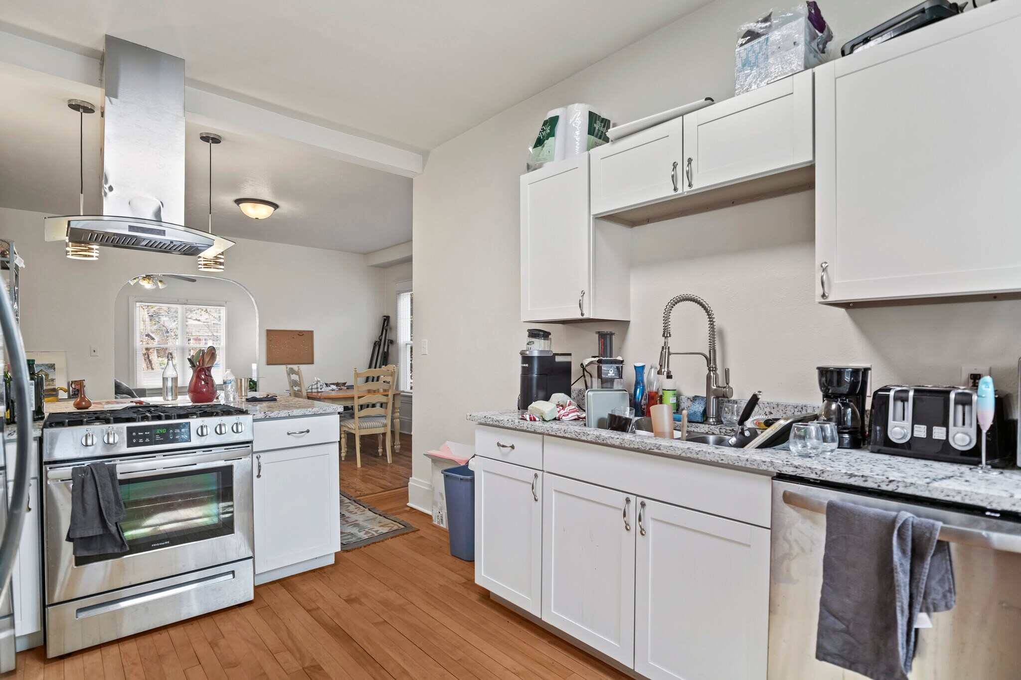 Building Photo - 311 E San Rafael St