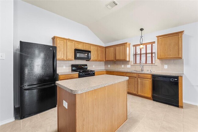 Building Photo - 3511 Cypress Village Dr