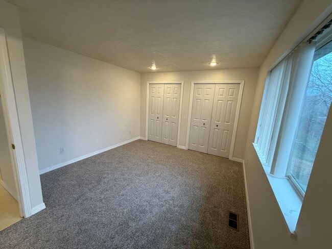 Building Photo - 180-190 NE 10th St