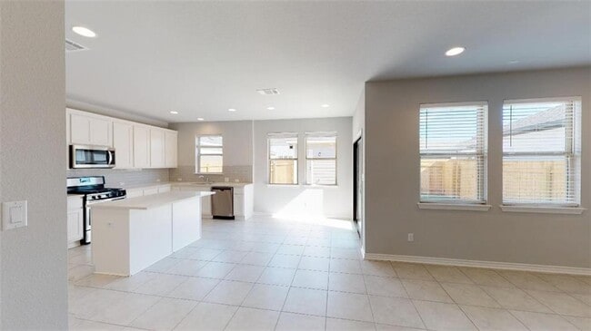 Building Photo - 2108 Pecan Island Dr