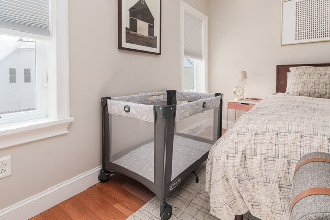 Building Photo - 99 W Circular St