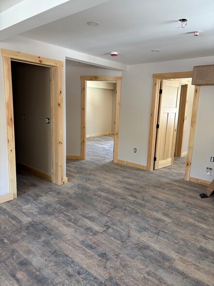 Building Photo - 201 White Mountain Hwy