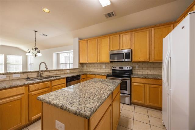 Building Photo - 4616 Brighton Dr