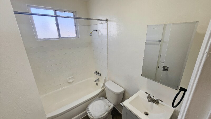 Building Photo - 14926 Hawthorne Blvd