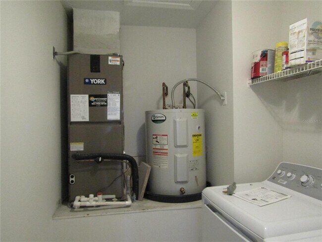 Building Photo - 6191 Timberlake Dr