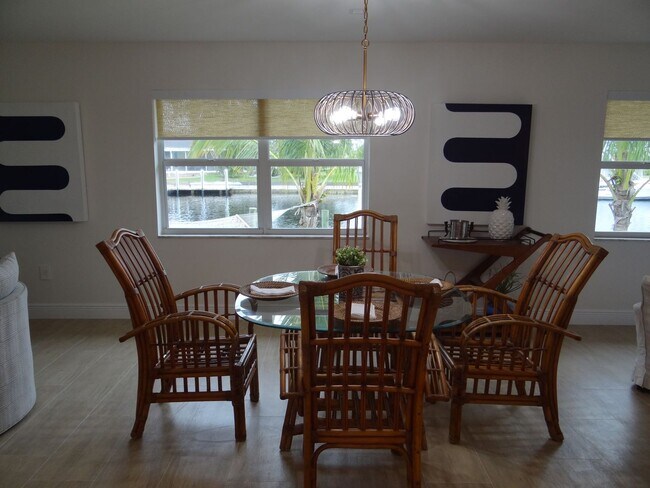 Building Photo - AVAILABLE SEASON 2027   PUNTA GORDA ISLES  SALTWATER FRONT HOME $5000