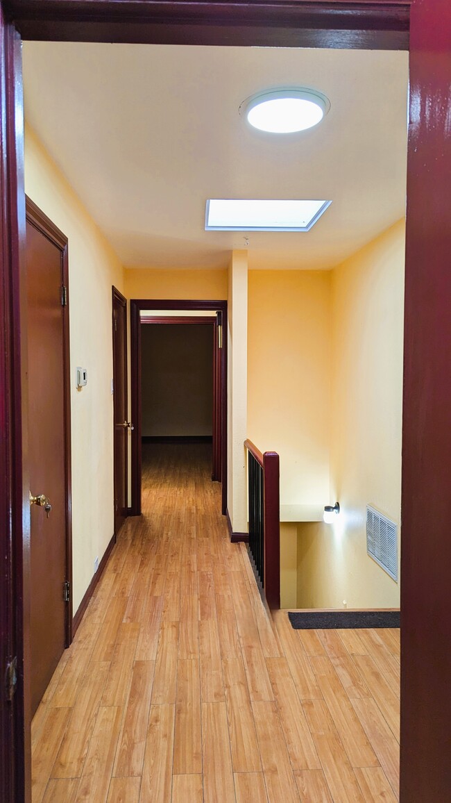 Building Photo - 18 Roemer Way