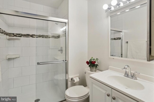 Building Photo - 7561 Heatherton Ln