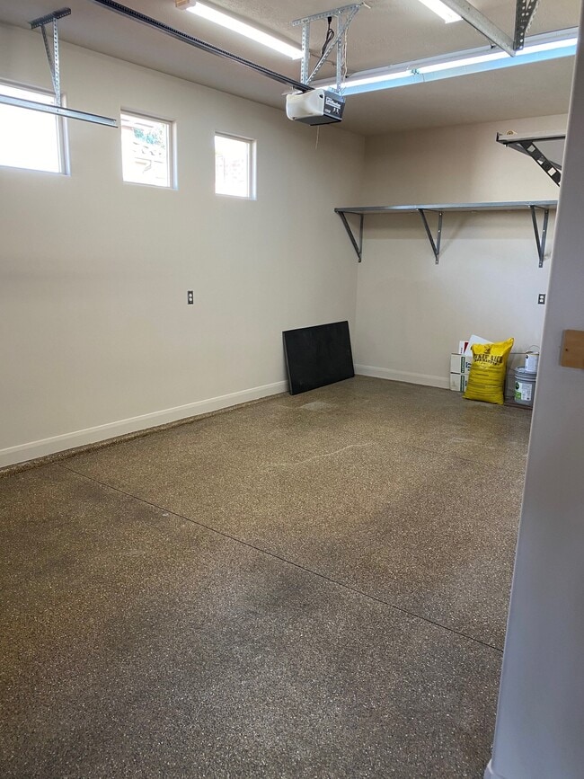 Building Photo - 2242 N Gunsight Dr