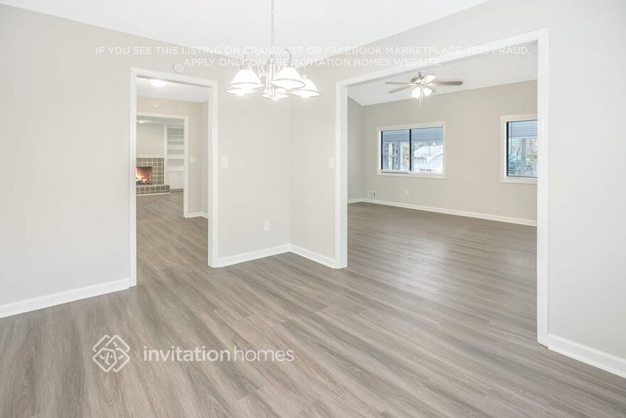 Building Photo - 2463 Rockwood Way SW