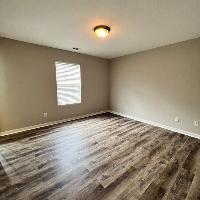 Building Photo - 6438 Swallowtail Dr