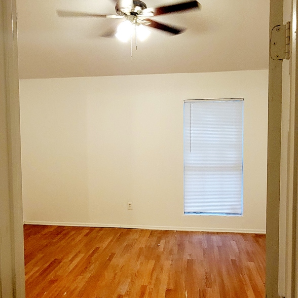 Building Photo - 9503 Olde Towne Row