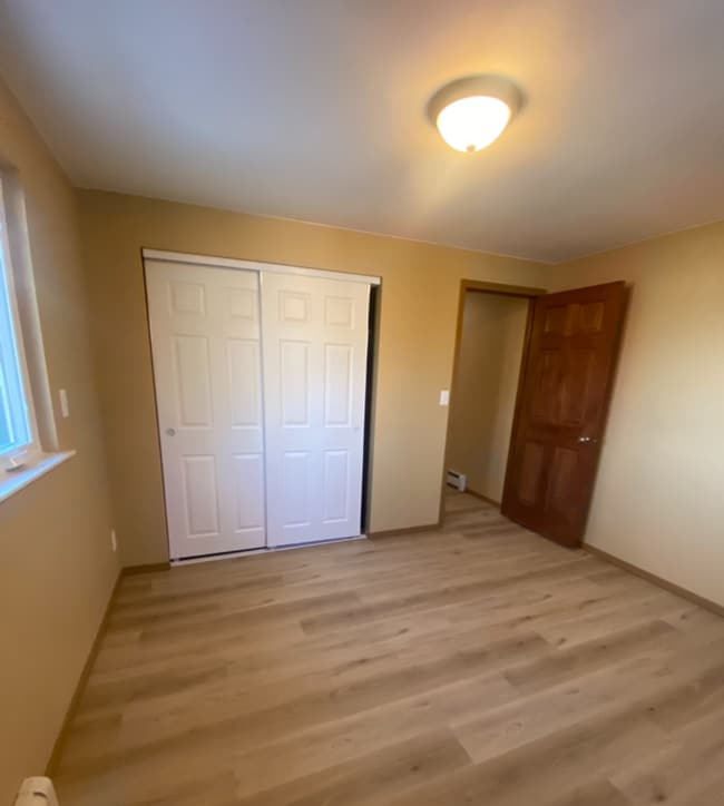Building Photo - 5450 E Hemlock Dr
