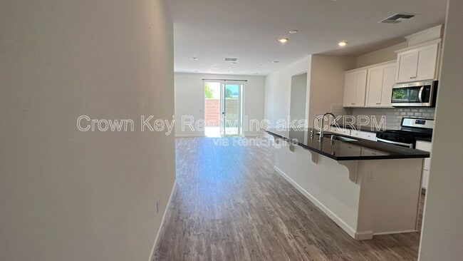 Building Photo - 2898 Tostalinda Dr