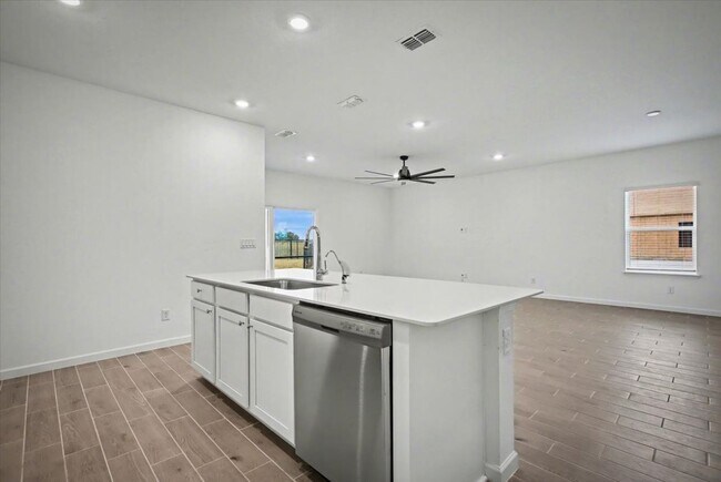 Building Photo - Brand-New Home for Rent in Beautiful Granary Park