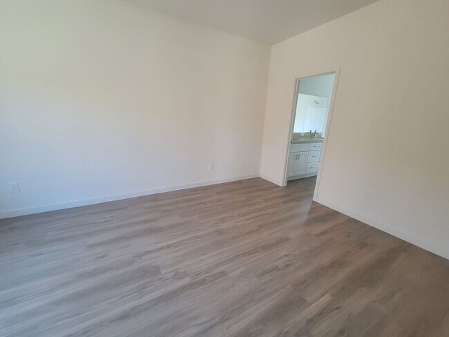 Building Photo - 8414 Grandy St