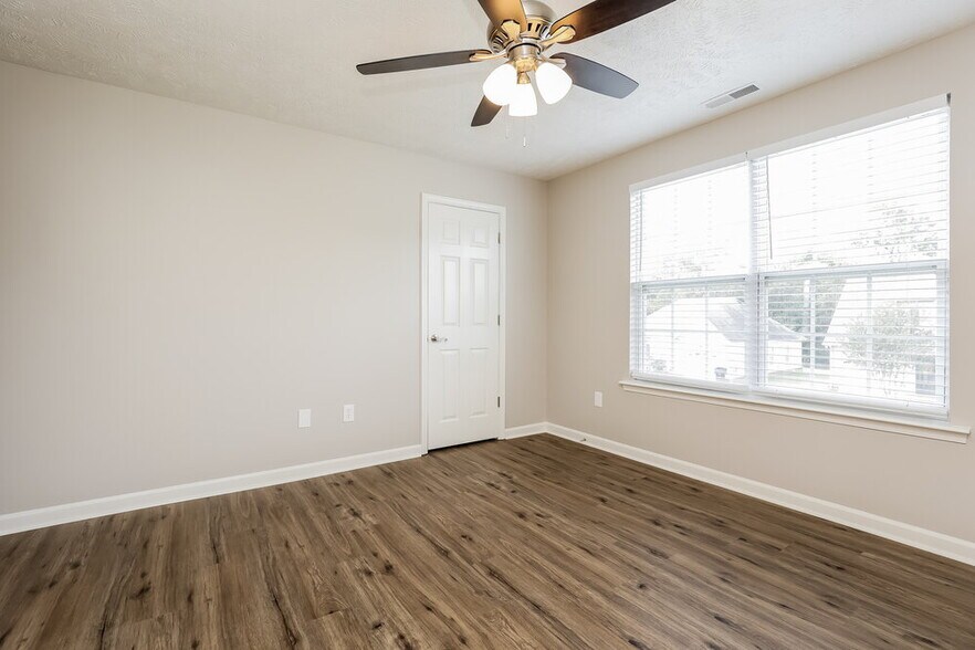 Building Photo - 2821 Painted Pony Dr