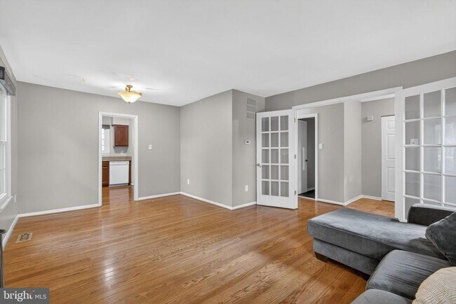 Building Photo - 9821 Owens Ct