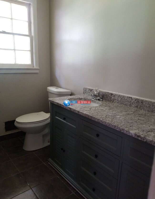 Building Photo - Nice 3-bedroom ranch in Stone Mountain