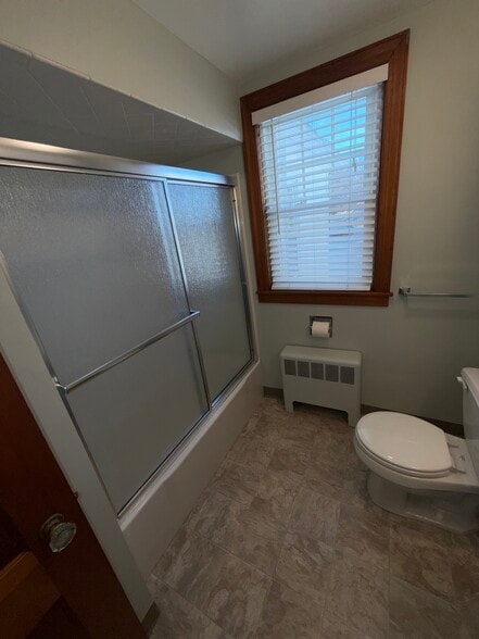 Building Photo - 964 Wellington Rd