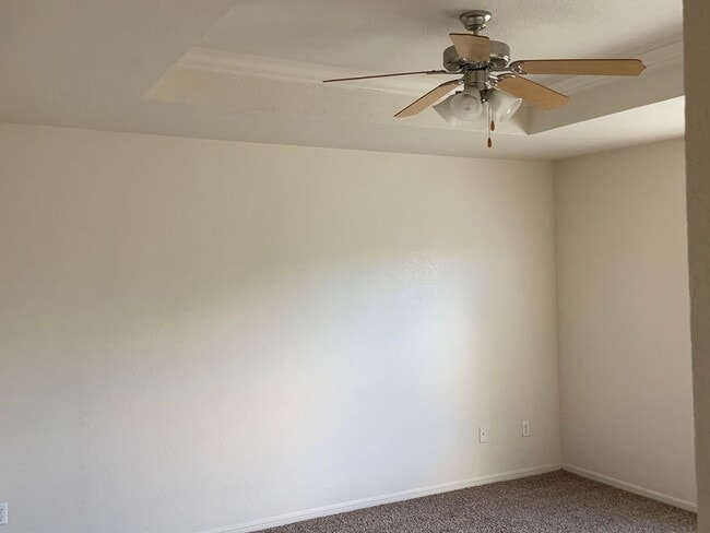 Building Photo - 3001 John Porter Dr