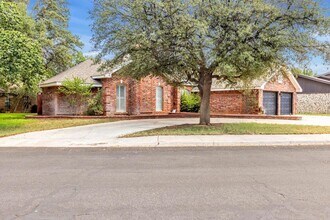 Building Photo - 6515 Amber Dr
