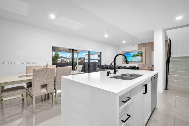 Building Photo - 1337 NW 3rd St