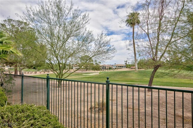 Building Photo - 8949 Diamond Falls Dr