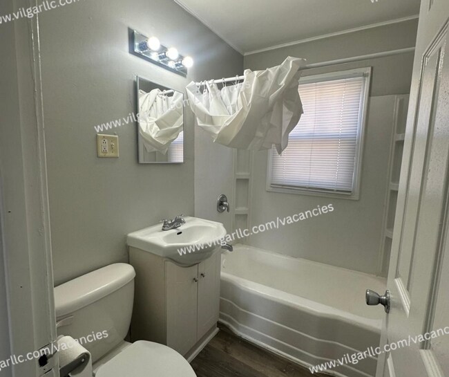 Building Photo - Newly Renovated 2-Bedroom • 1-Bathroom Home