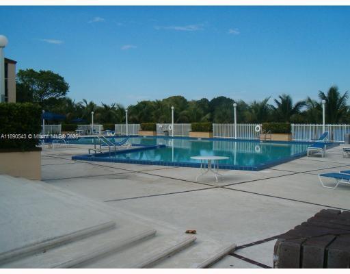 Building Photo - 14415 N Kendall Dr