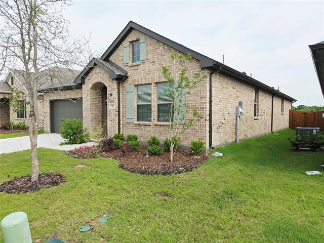 Building Photo - 712 Roanoke Dr